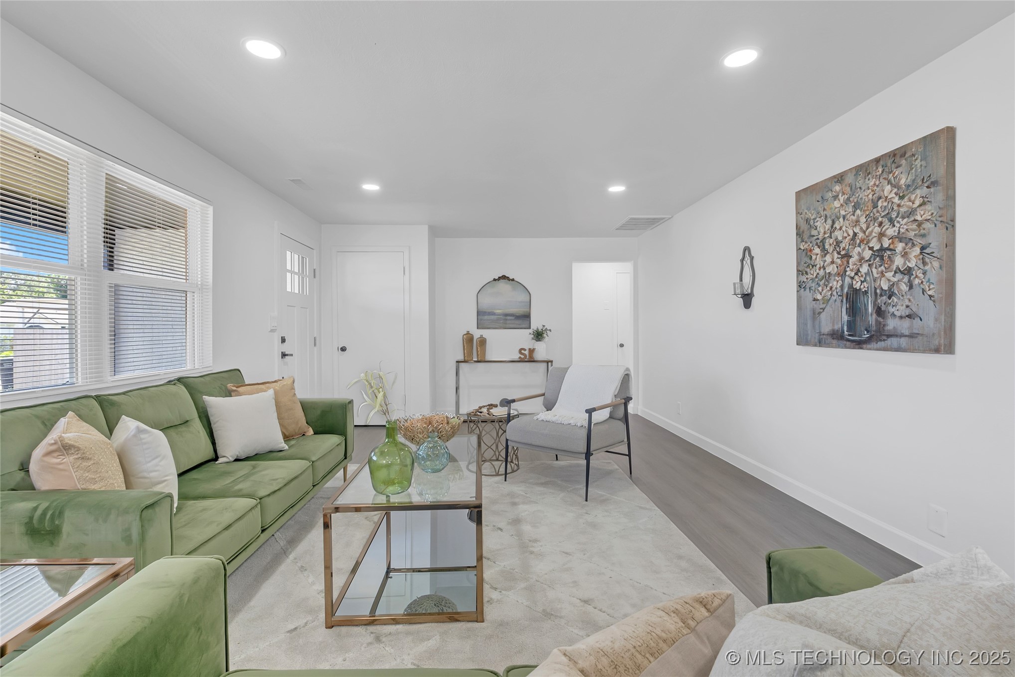 2301 Dewey Avenue Property Photo 7