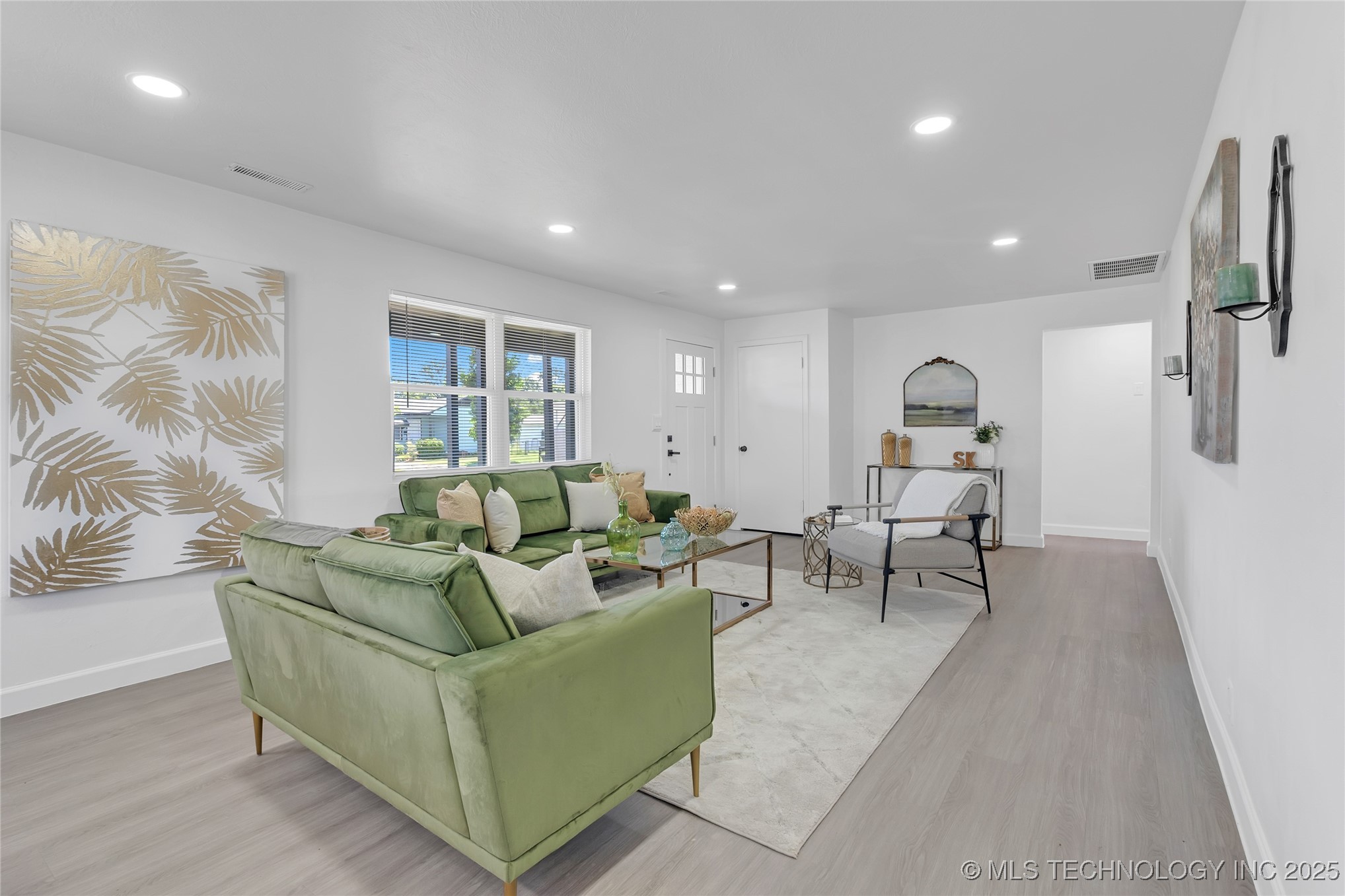 2301 Dewey Avenue Property Photo 9