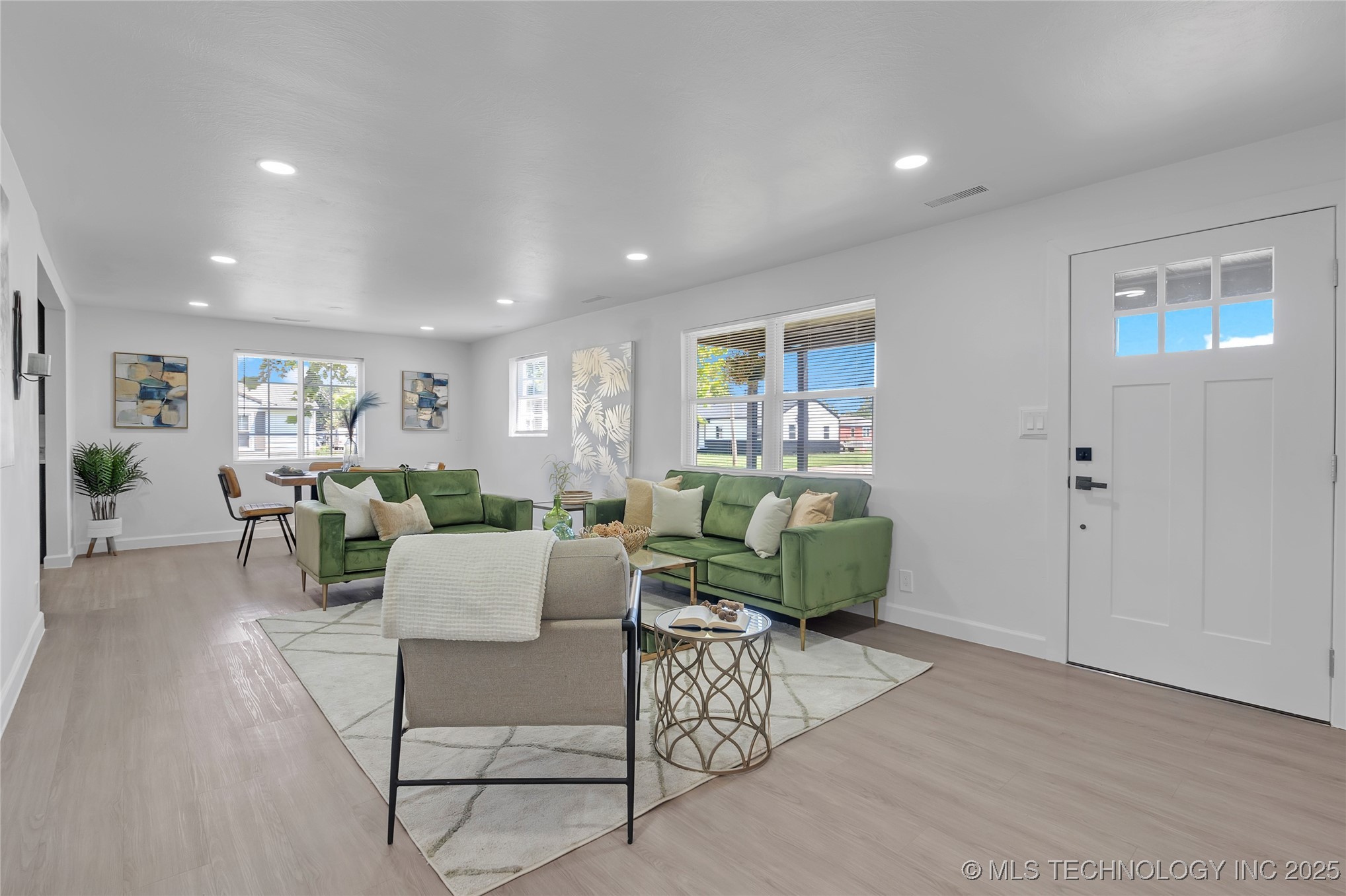 2301 Dewey Avenue Property Photo 10