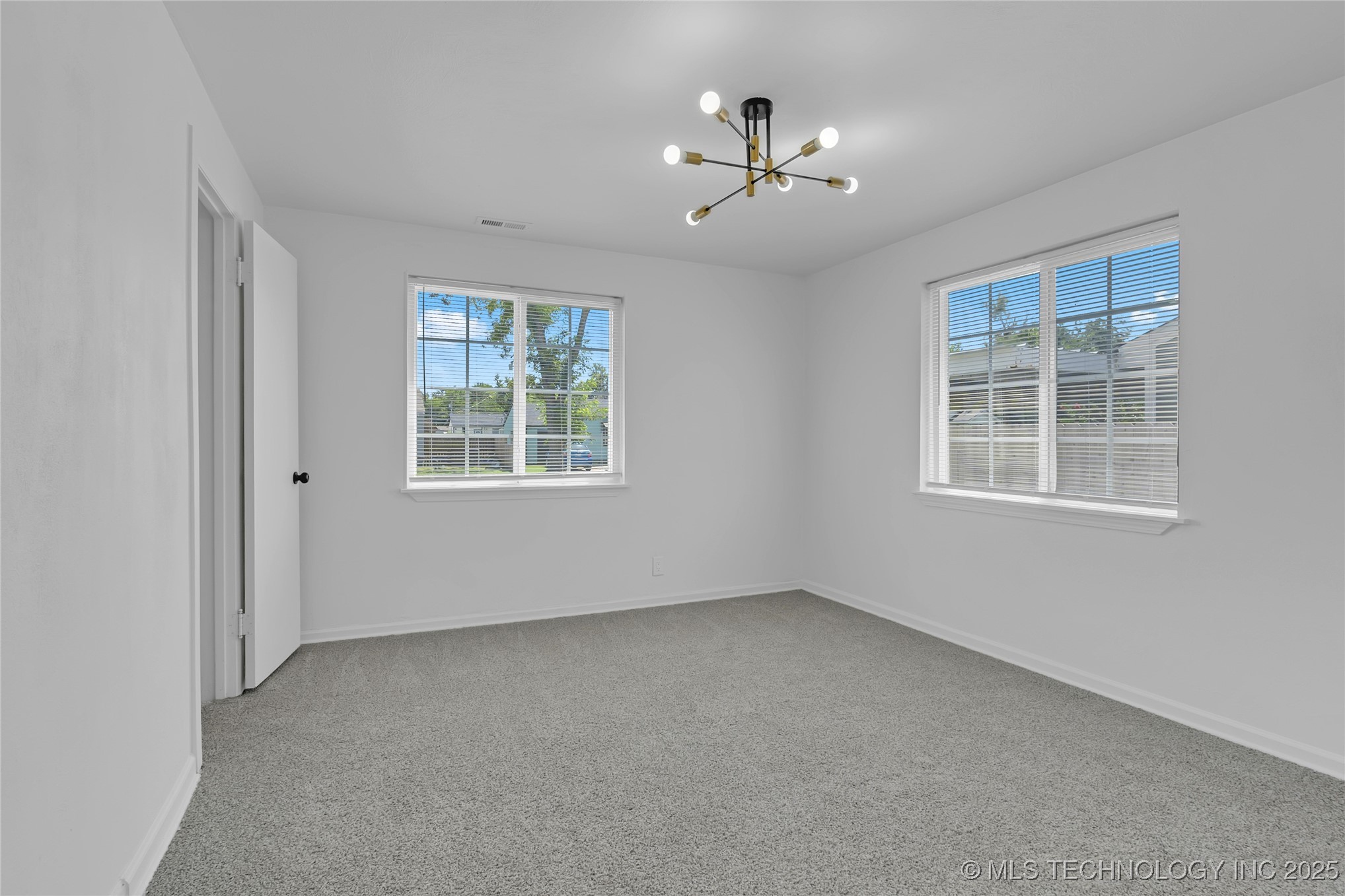 2301 Dewey Avenue Property Photo 16