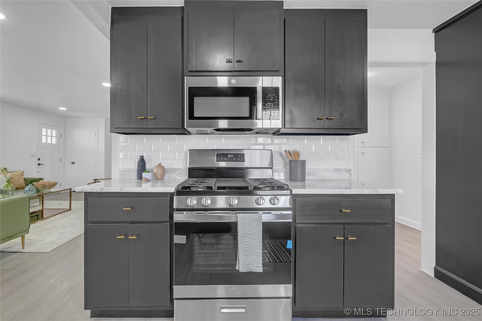 2301 Dewey Avenue Property Photo 21