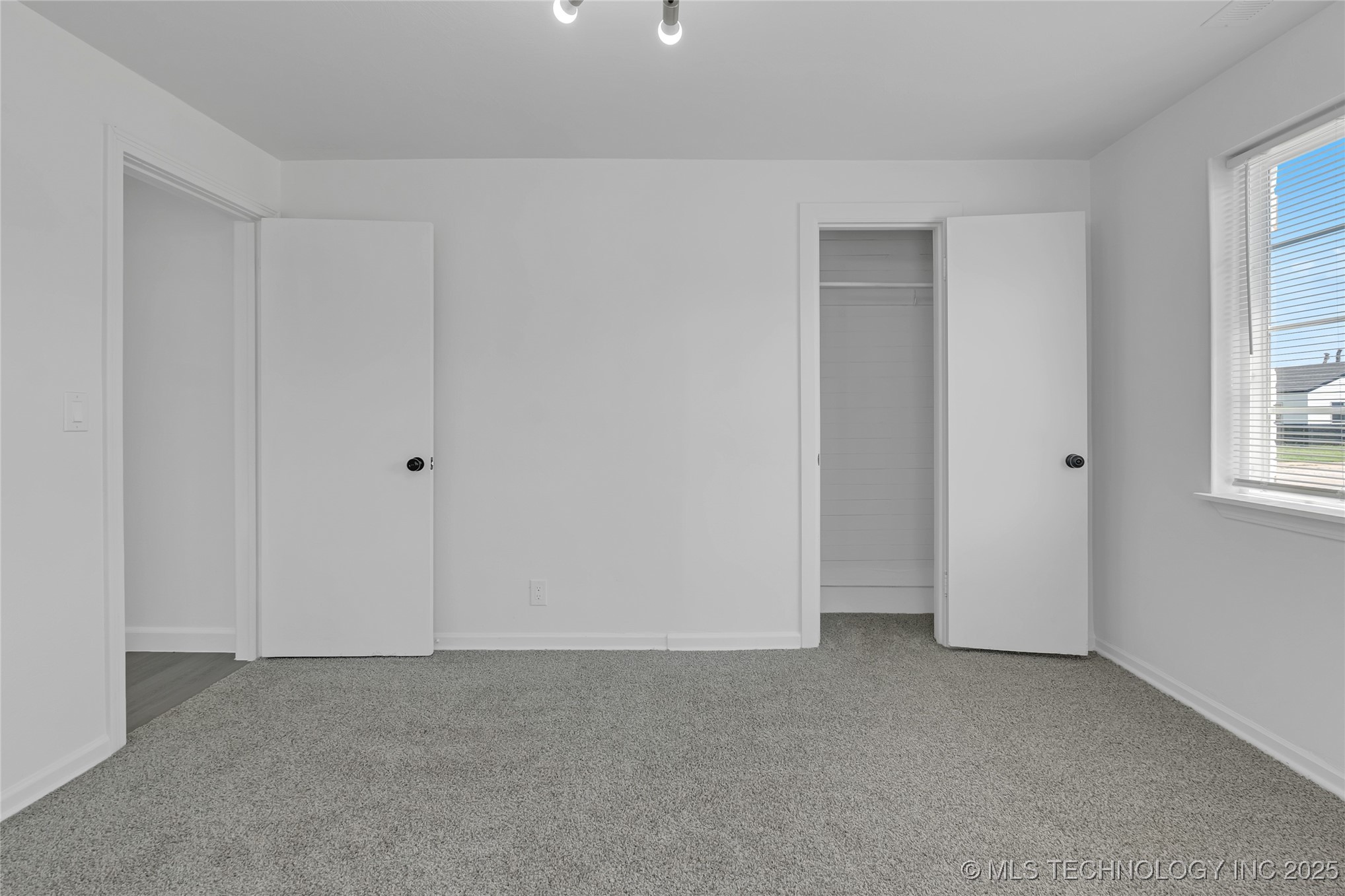 2301 Dewey Avenue Property Photo 31