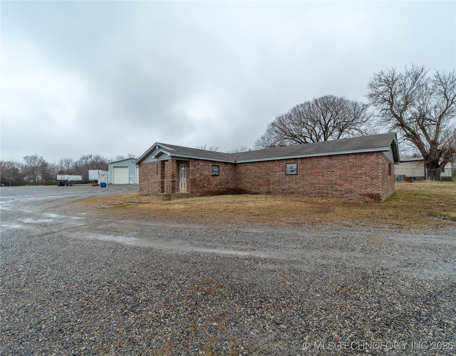 2395 E Hwy 270 Property Photo 1