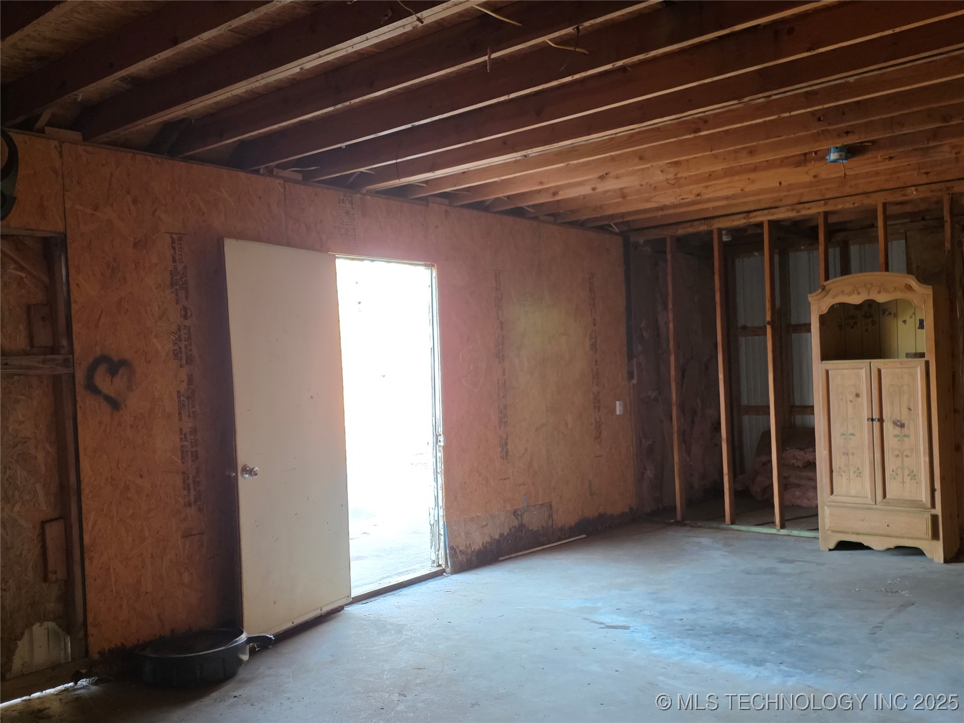 116 Connolly Property Photo 8