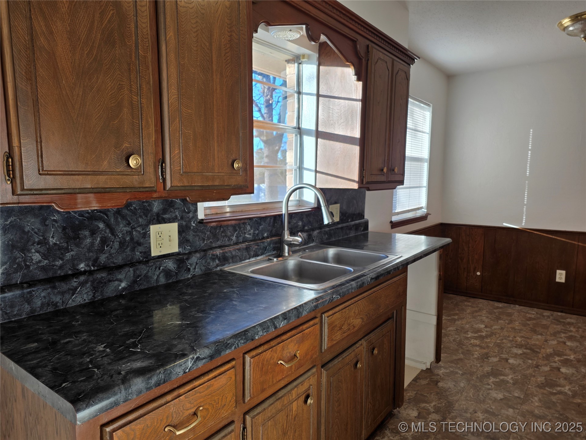 116 Connolly Property Photo 14