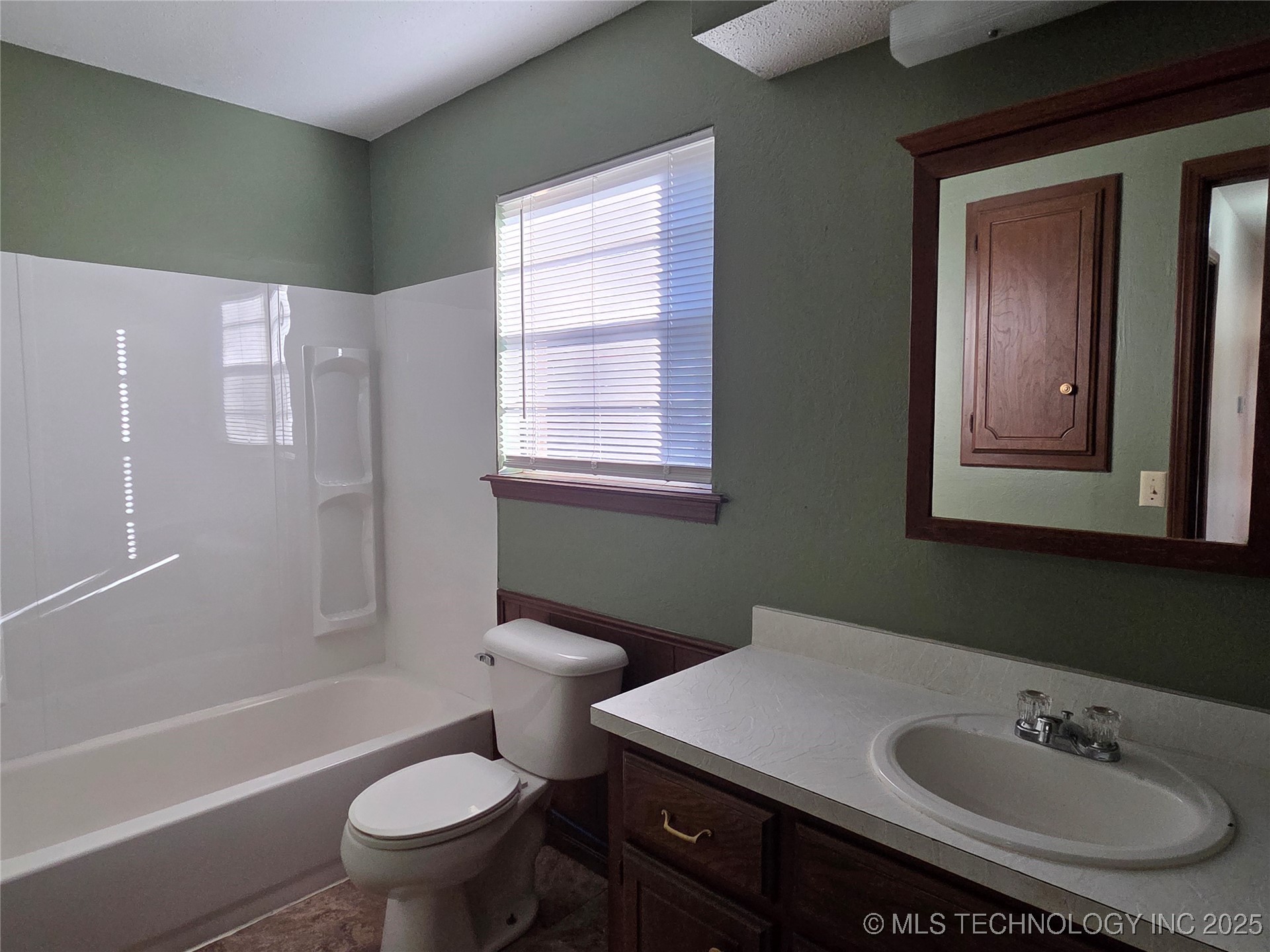 116 Connolly Property Photo 26