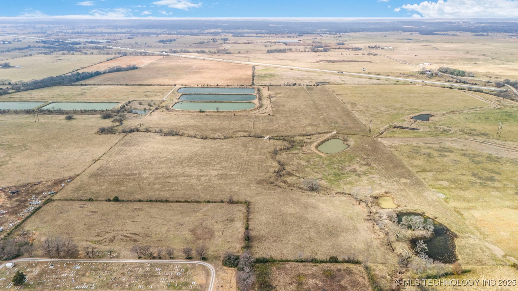 33265 S Highway 69 Property Photo 4