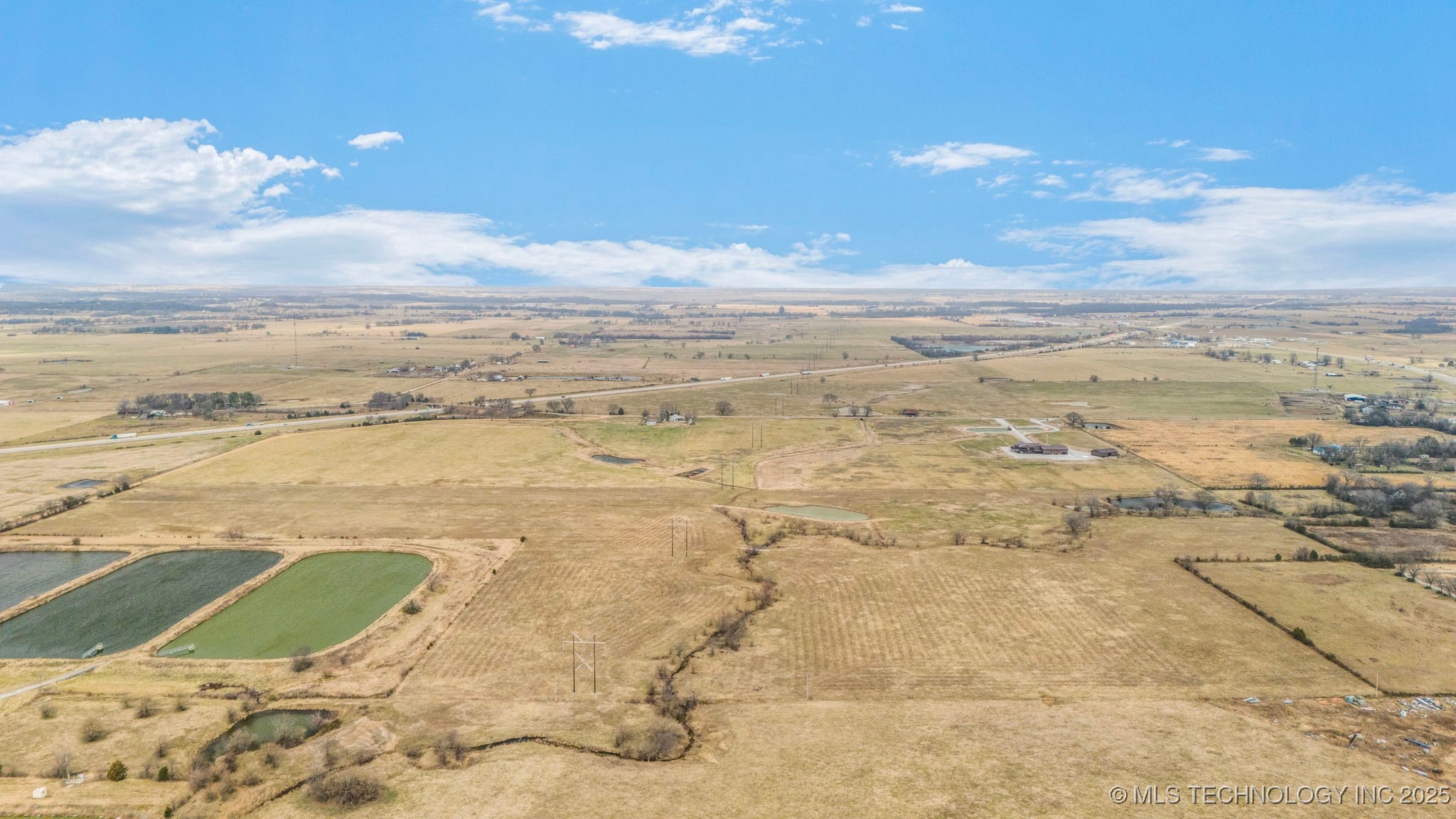 33265 S Highway 69 Property Photo 6