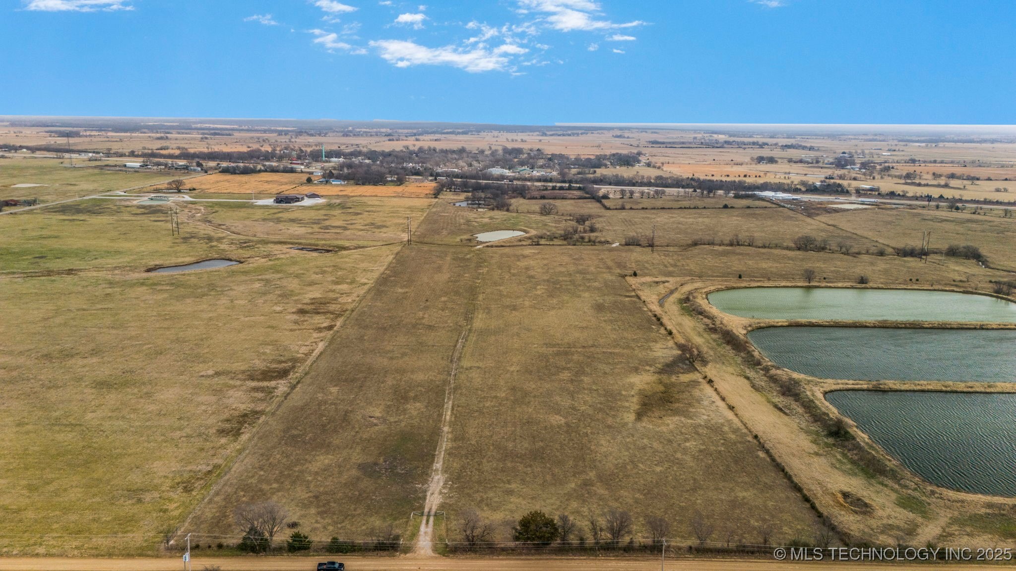 33265 S Highway 69 Property Photo 7
