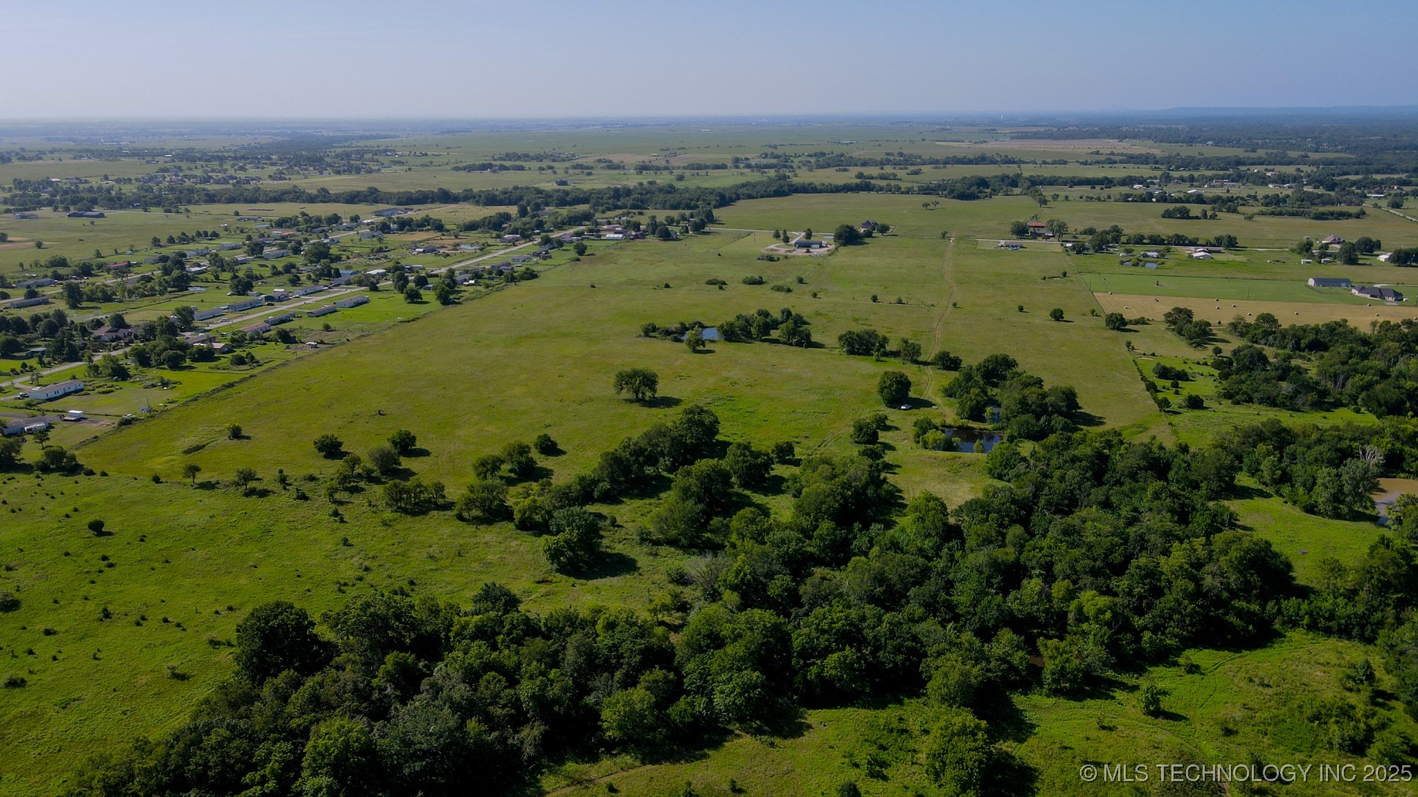 E 186th Street North Property Photo 1