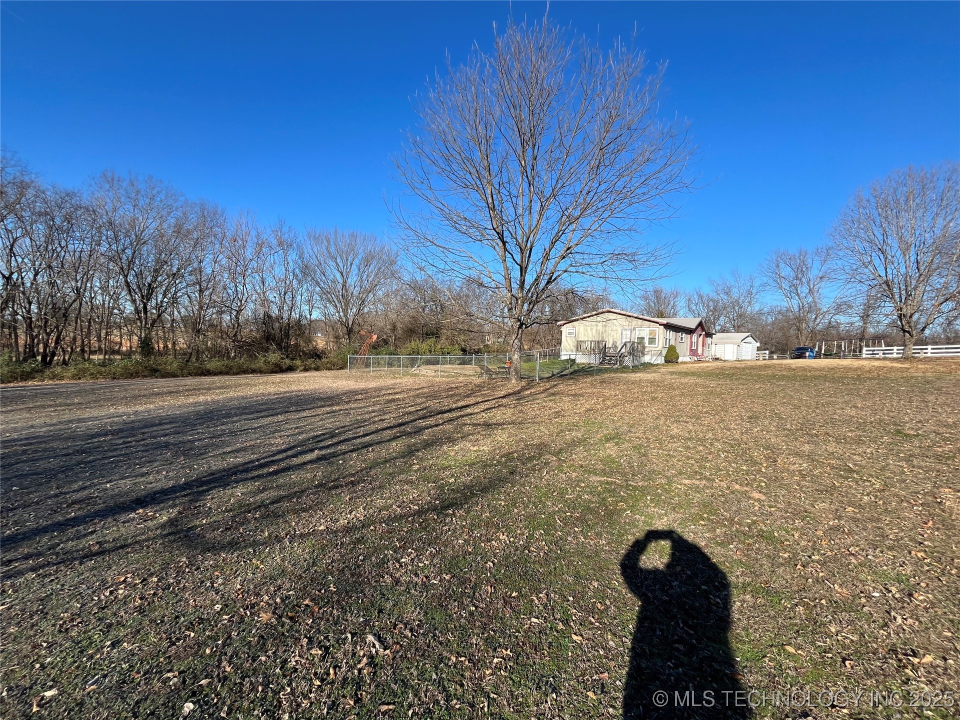 61901 E 288 Road Property Photo 5