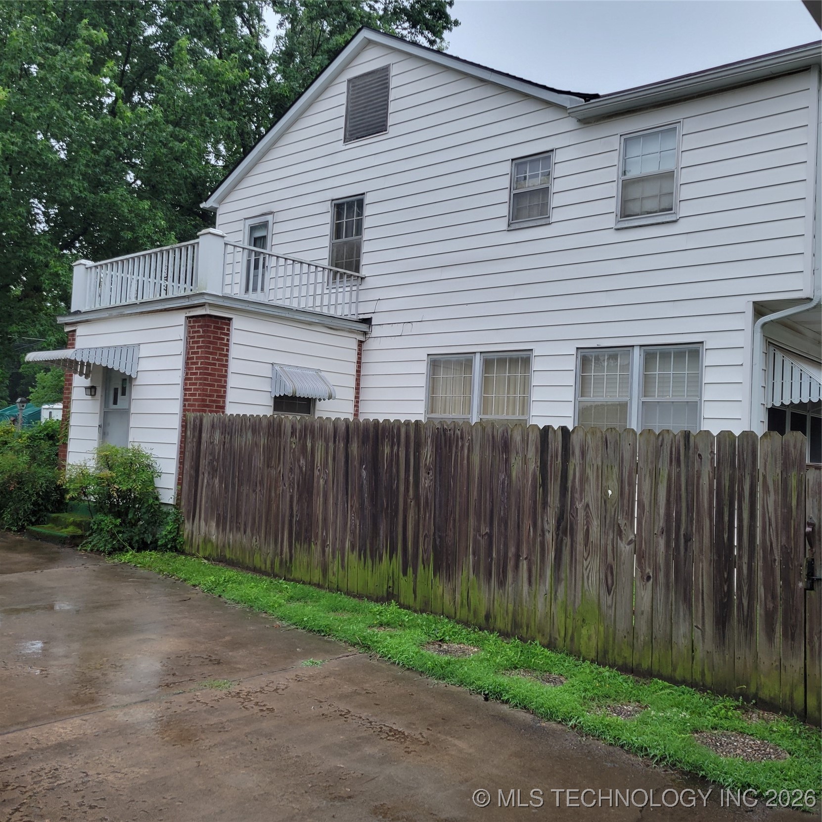 807 N Parkinson Avenue Property Photo 4