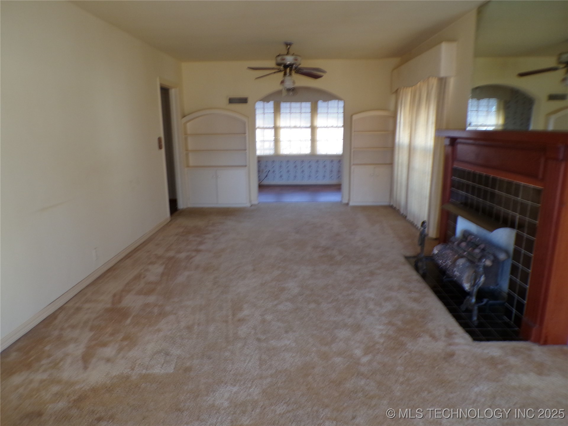 807 N Parkinson Avenue Property Photo 11