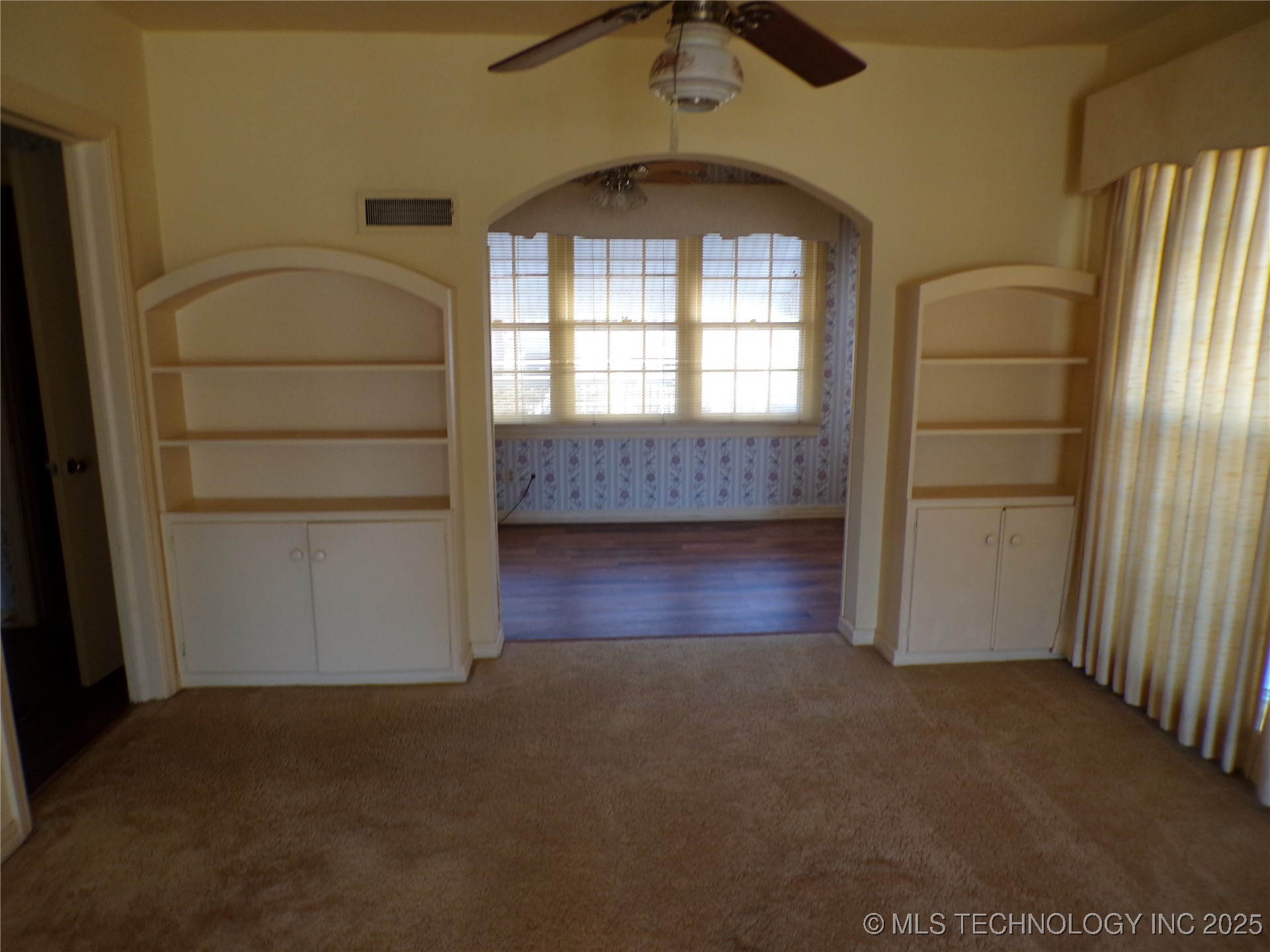 807 N Parkinson Avenue Property Photo 12