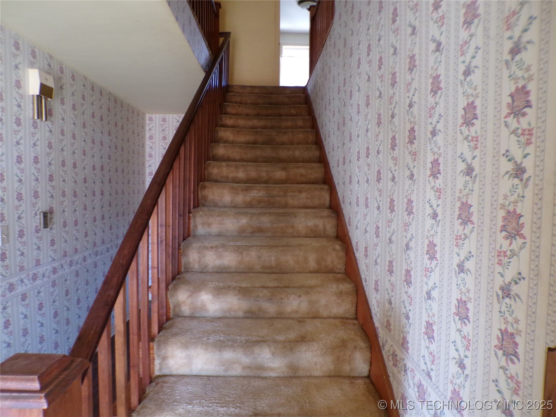 807 N Parkinson Avenue Property Photo 16