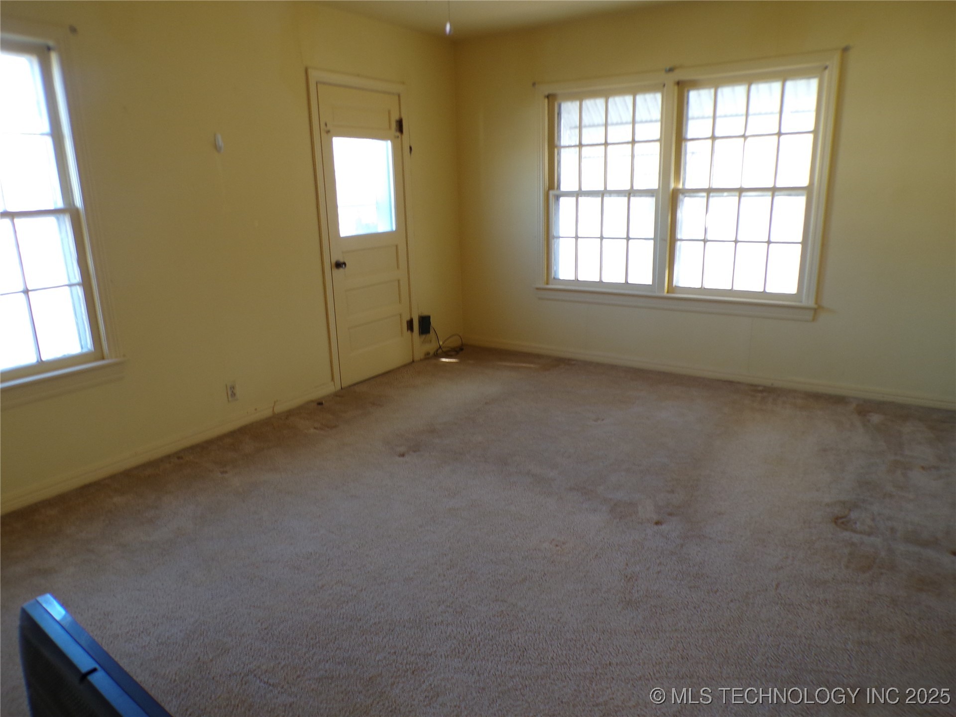 807 N Parkinson Avenue Property Photo 18