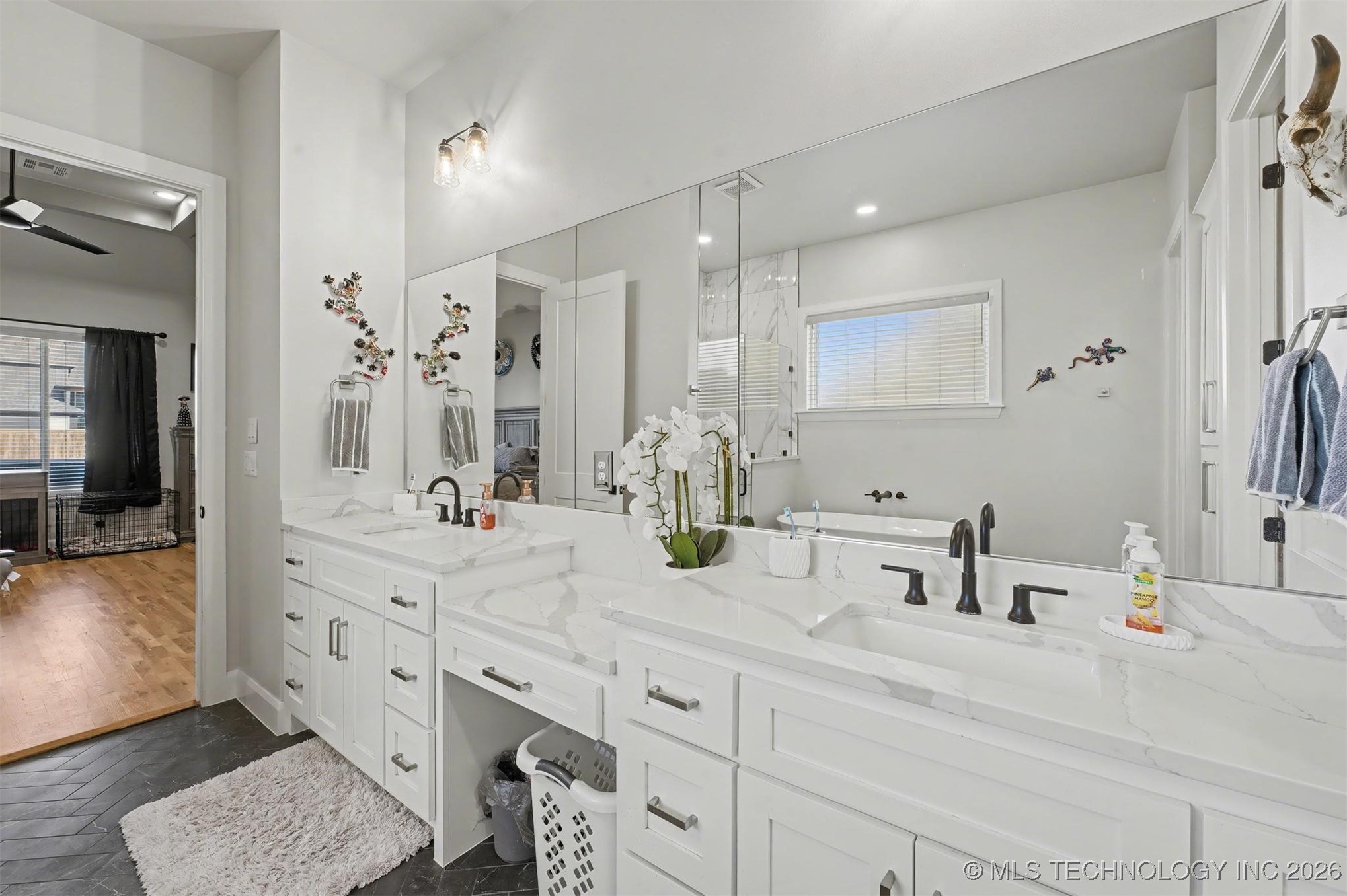 12668 S Fulton Avenue Property Photo 33