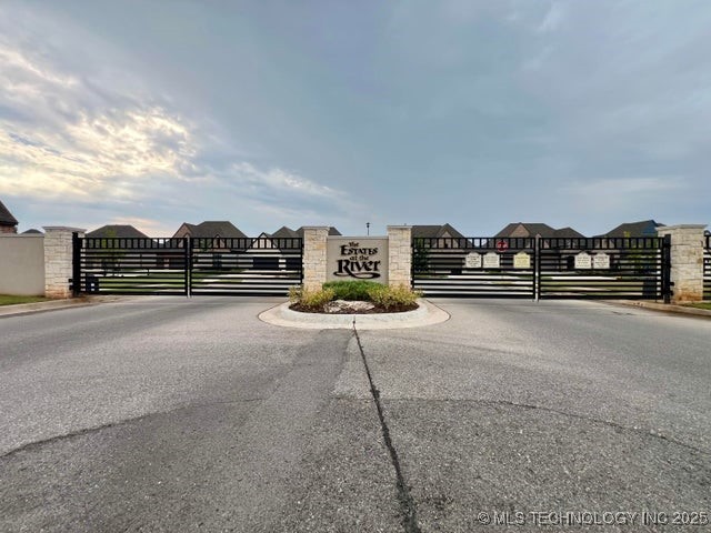 12668 S Fulton Avenue Property Photo 67