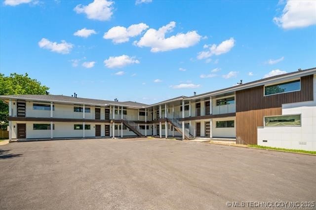 3220 S Knoxville Street