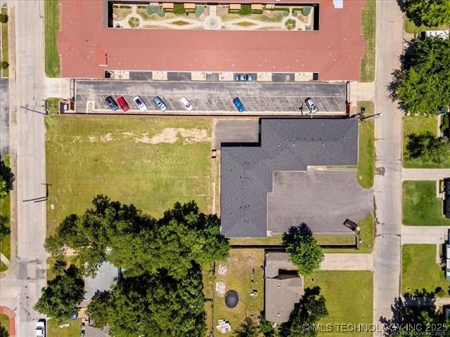 3220 S Knoxville Street Property Photo 15