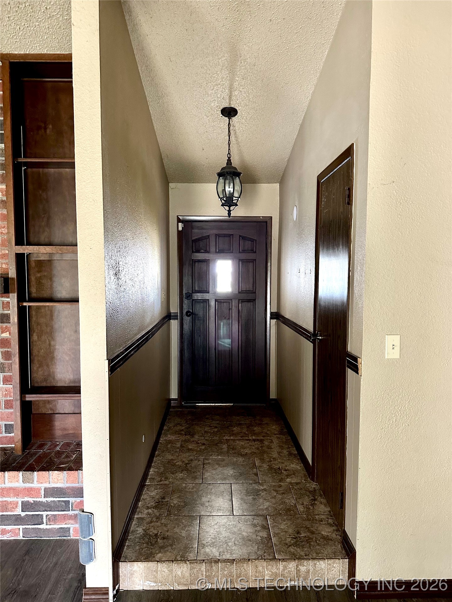 1931 Green Meadows Drive Property Photo 5