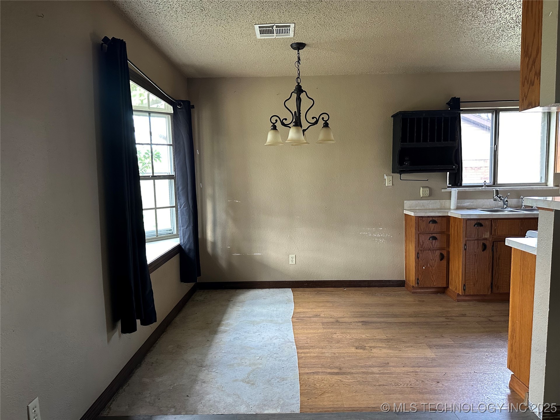 1931 Green Meadows Drive Property Photo 10