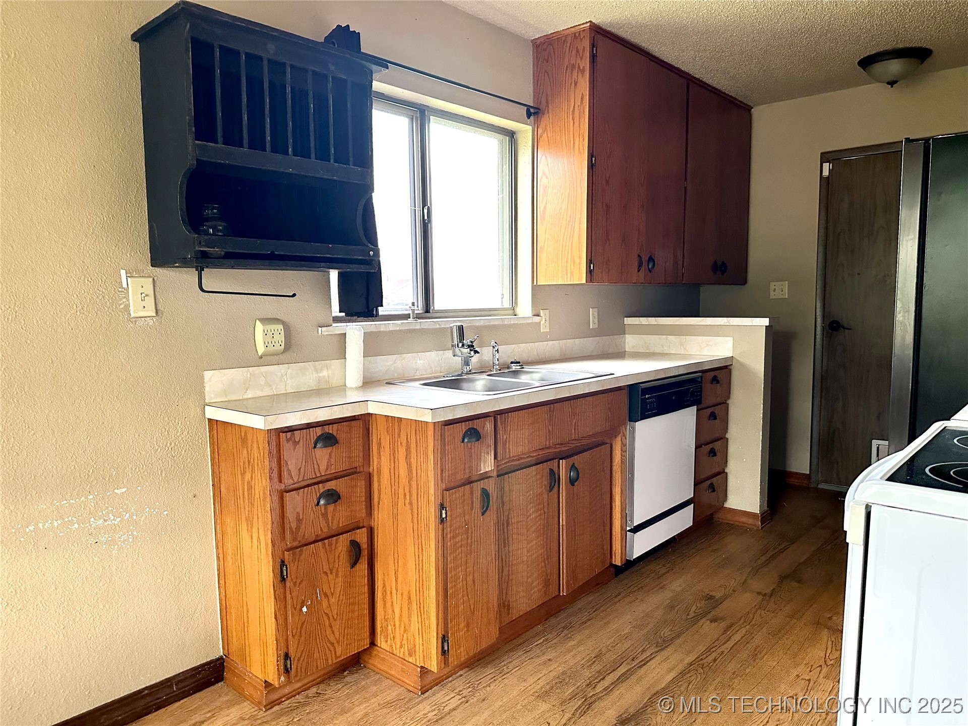 1931 Green Meadows Drive Property Photo 12