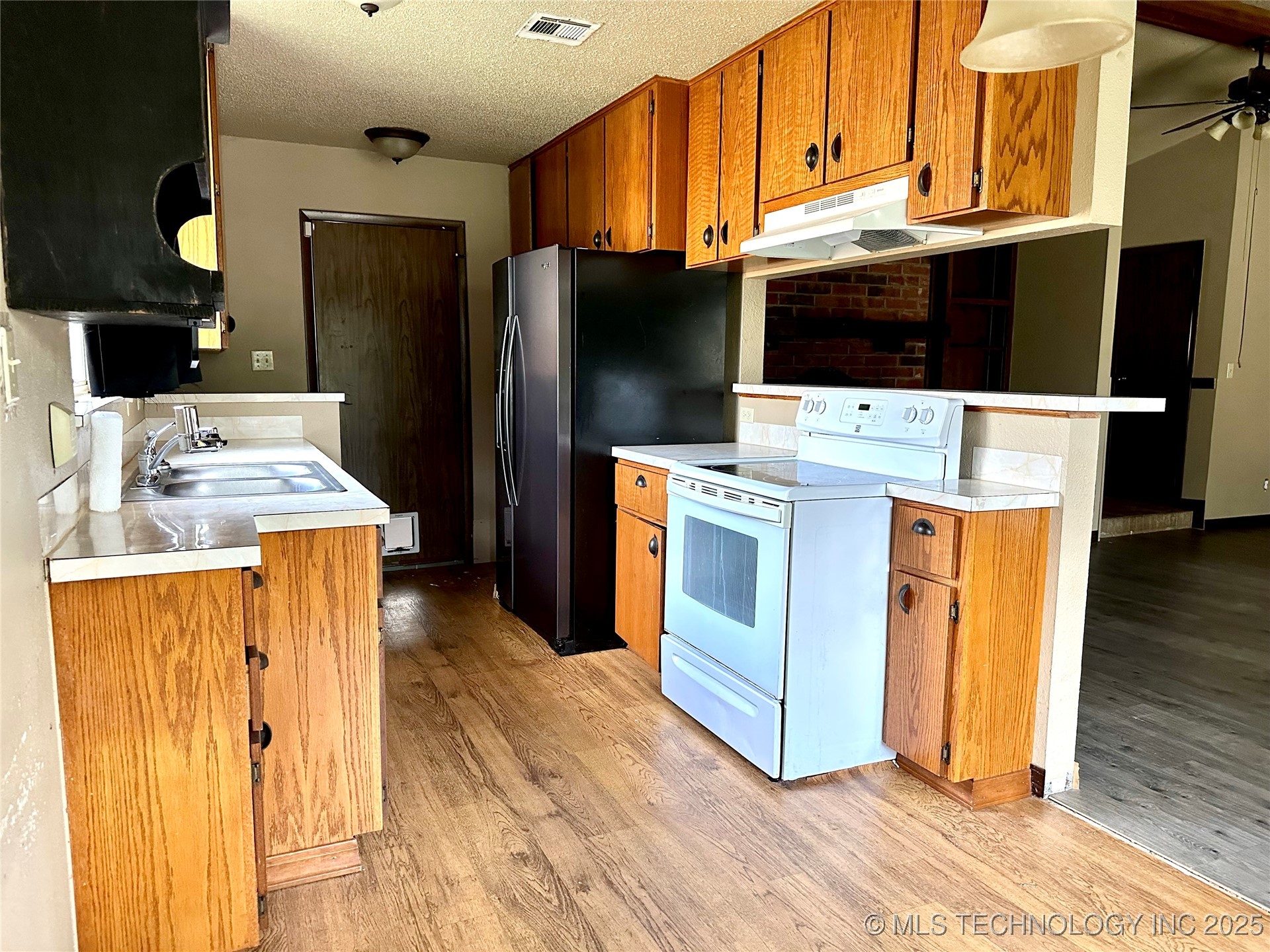 1931 Green Meadows Drive Property Photo 13