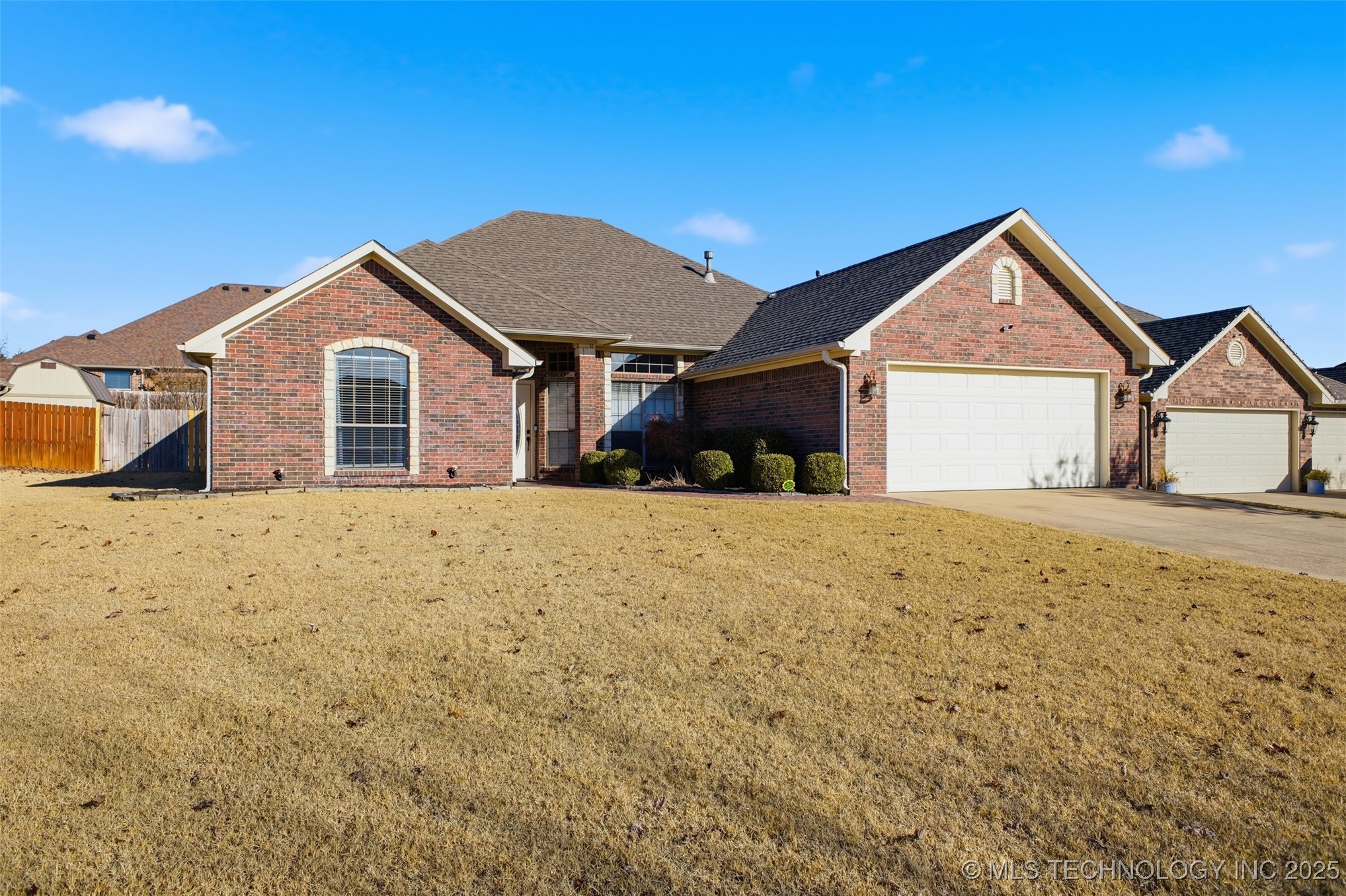 424 Westchester Property Photo 3