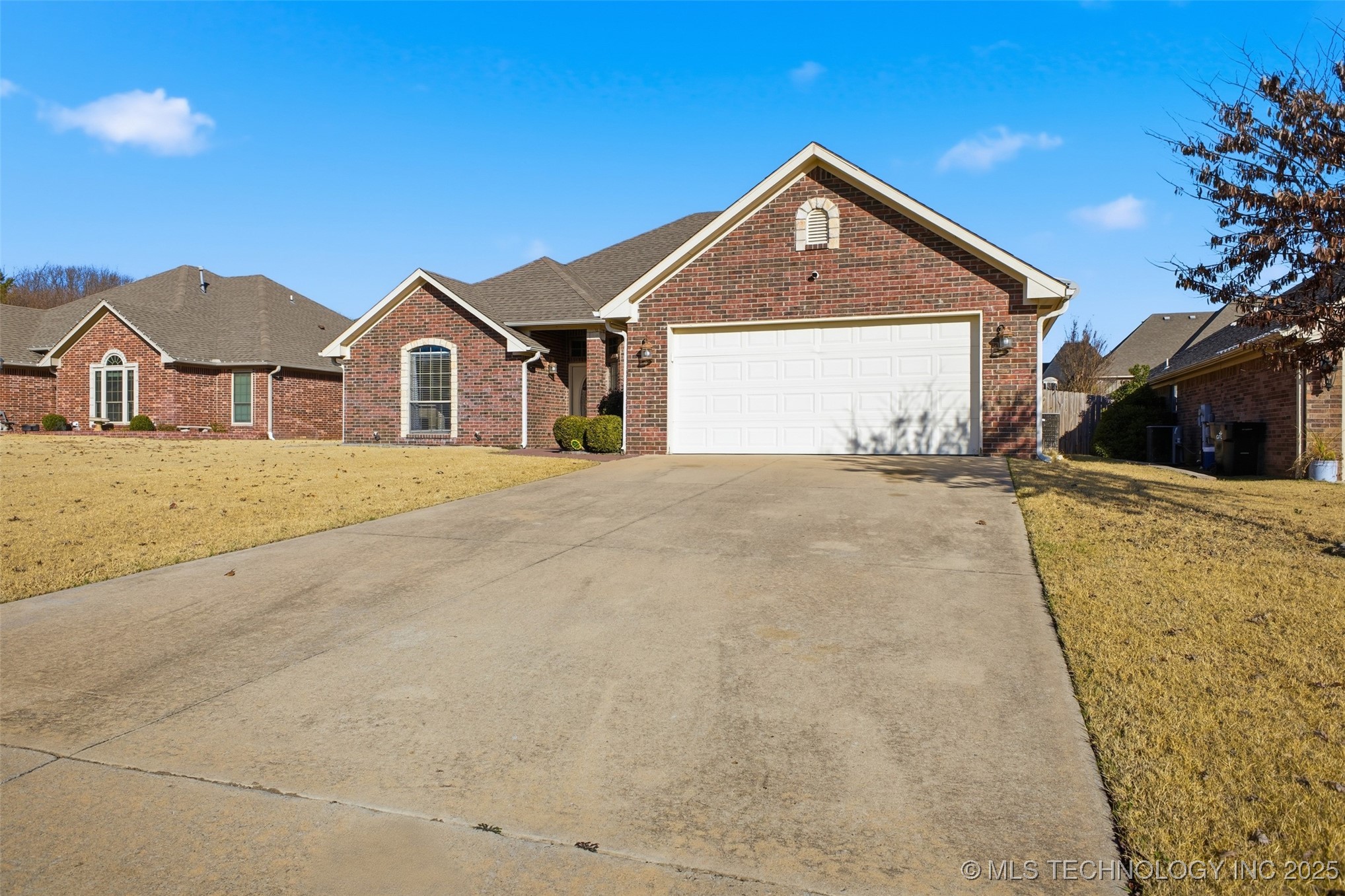 424 Westchester Property Photo 4