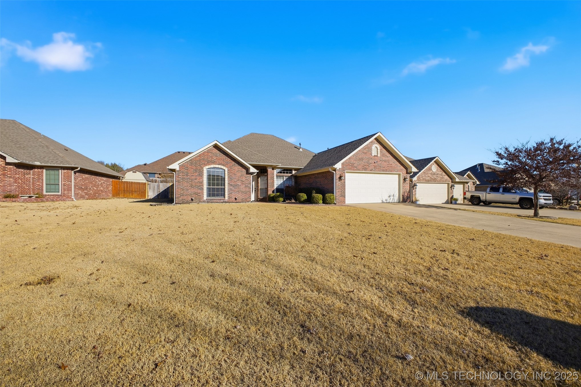 424 Westchester Property Photo 7