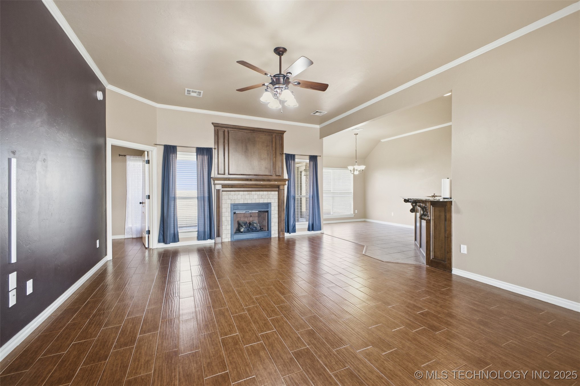 424 Westchester Property Photo 13