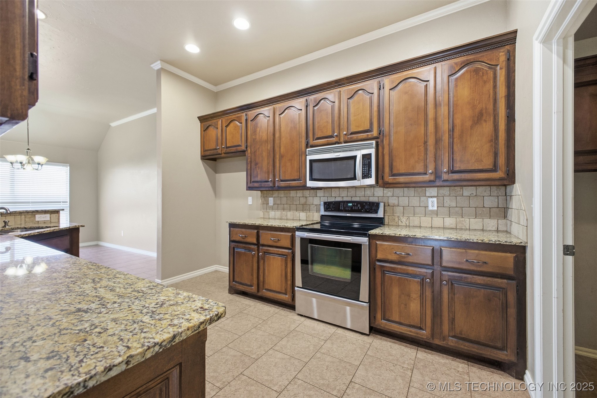 424 Westchester Property Photo 16