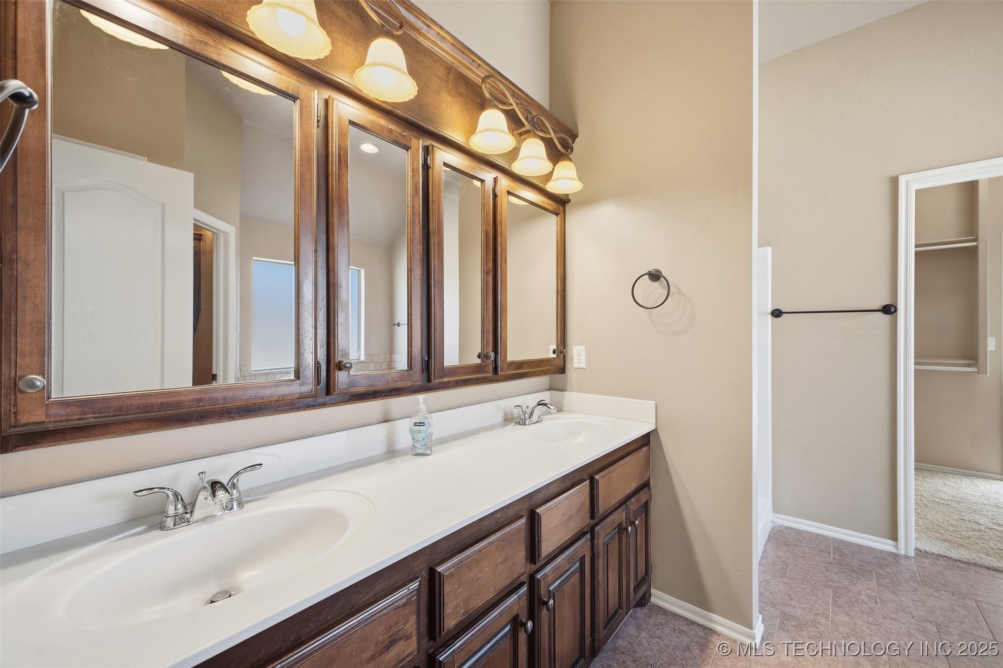 424 Westchester Property Photo 27