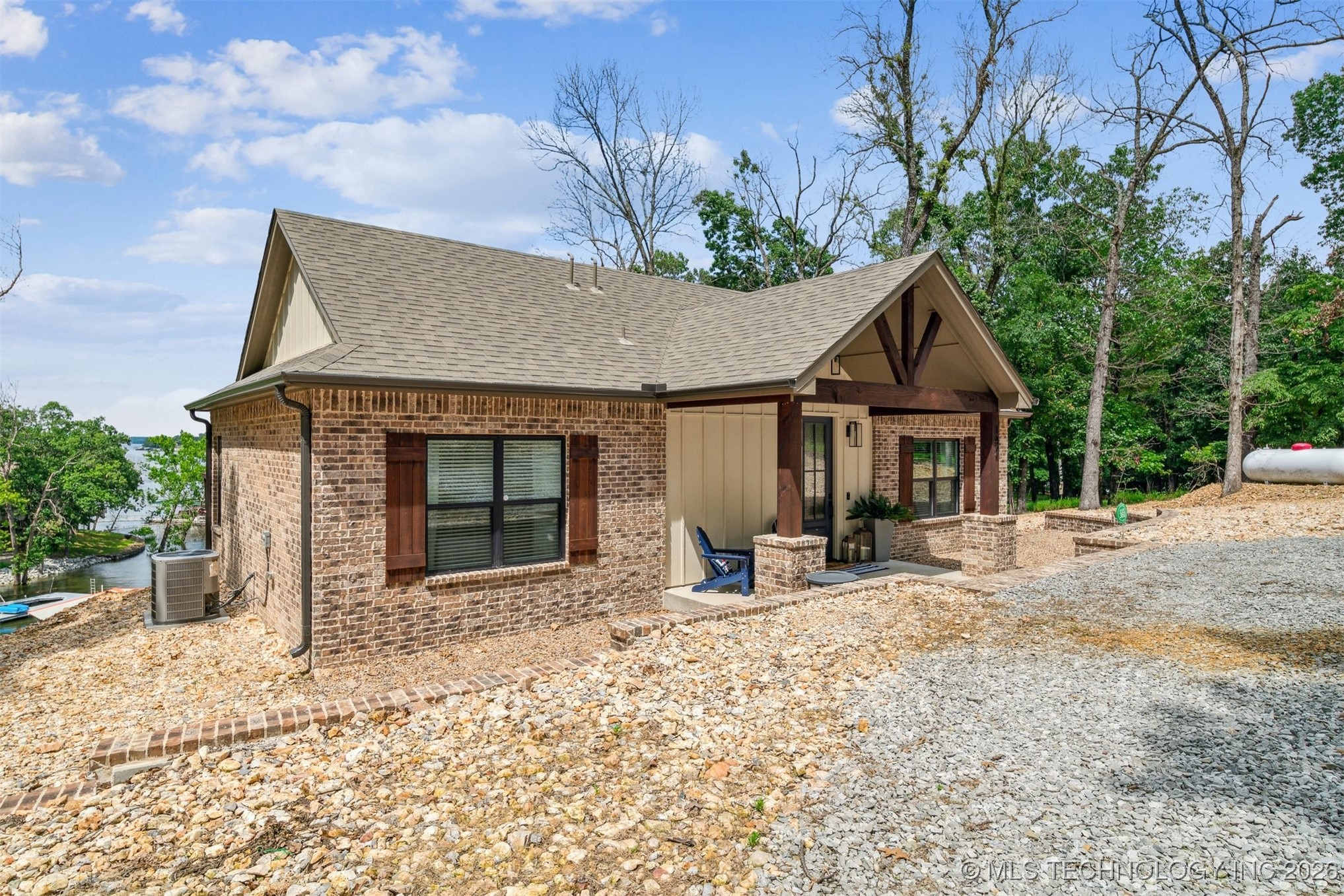 2551293 Property Photo 4