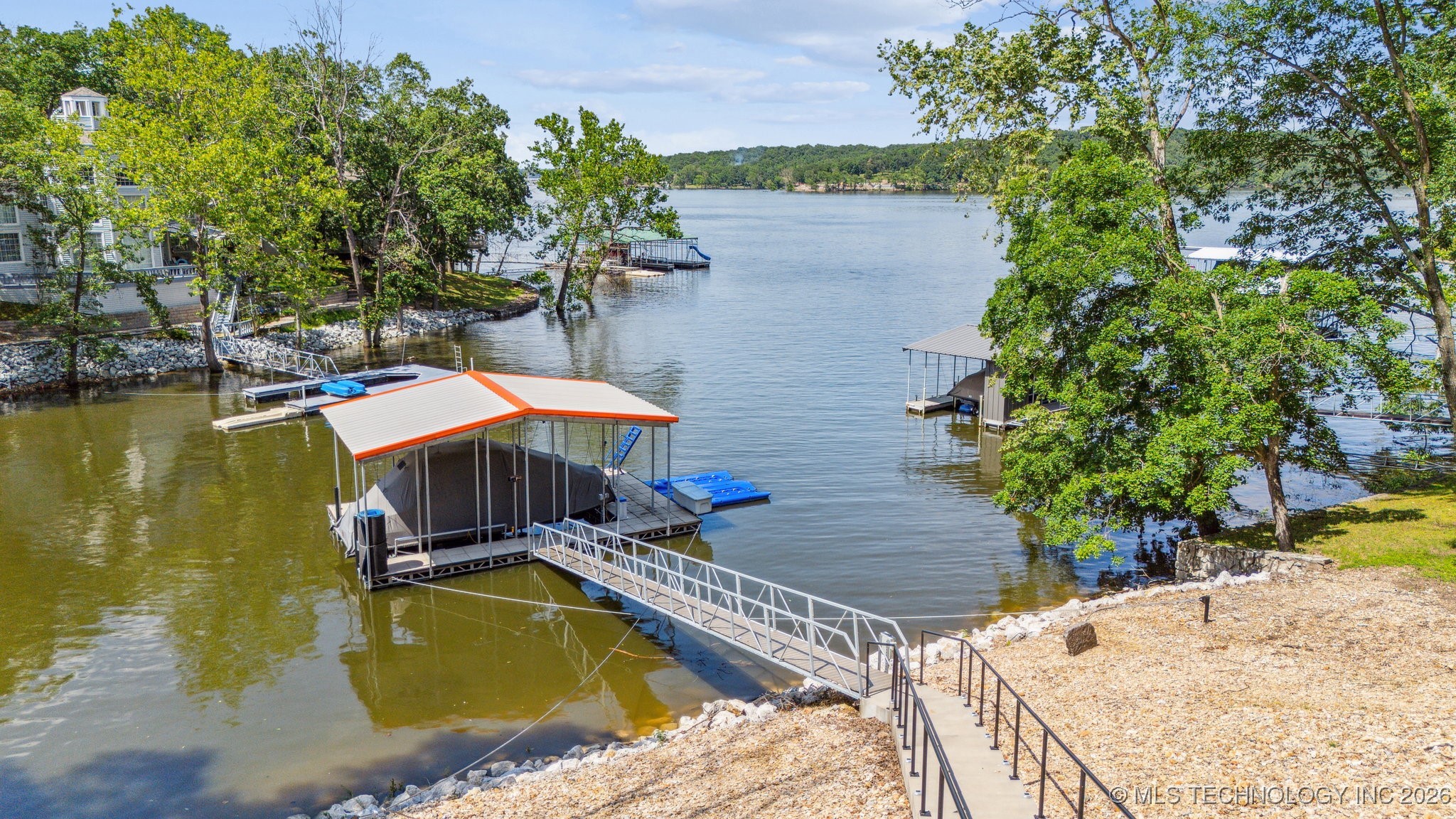 2551293 Property Photo 6