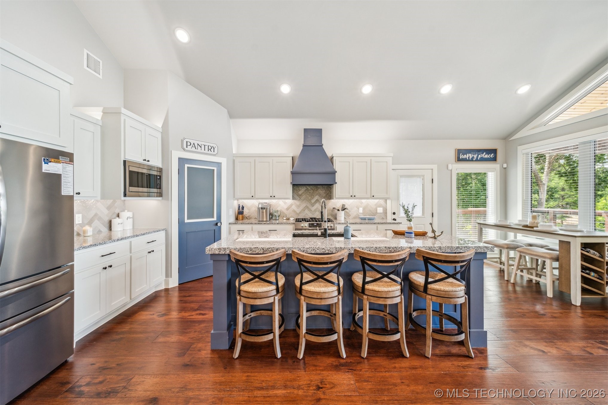 2551293 Property Photo 19