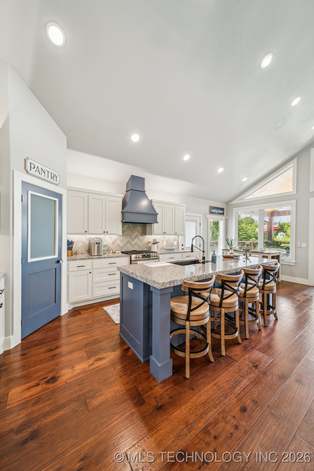 2551293 Property Photo 23