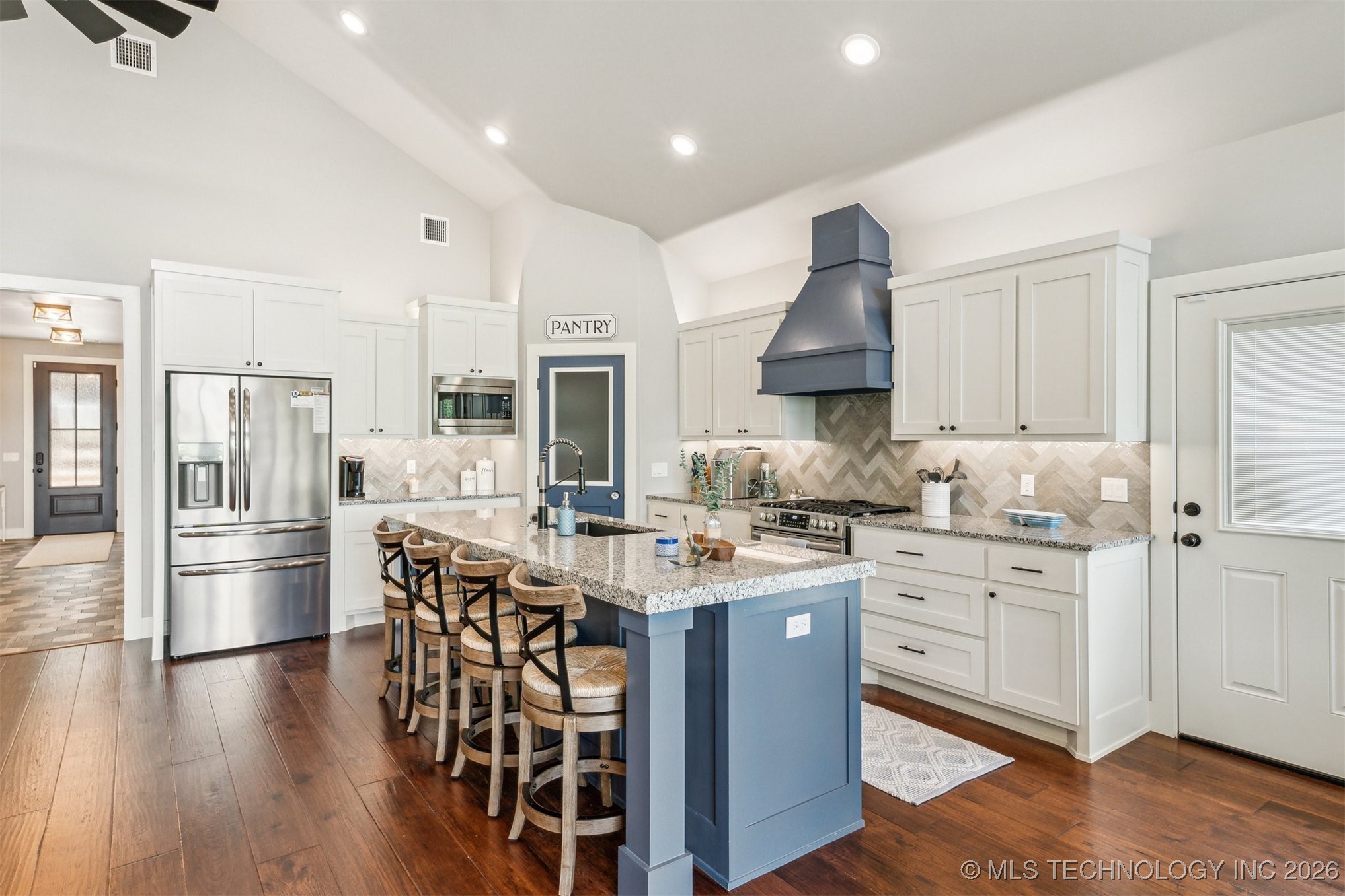 2551293 Property Photo 24