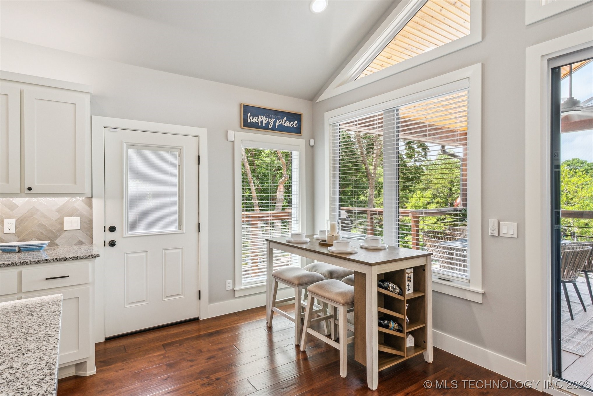 2551293 Property Photo 28