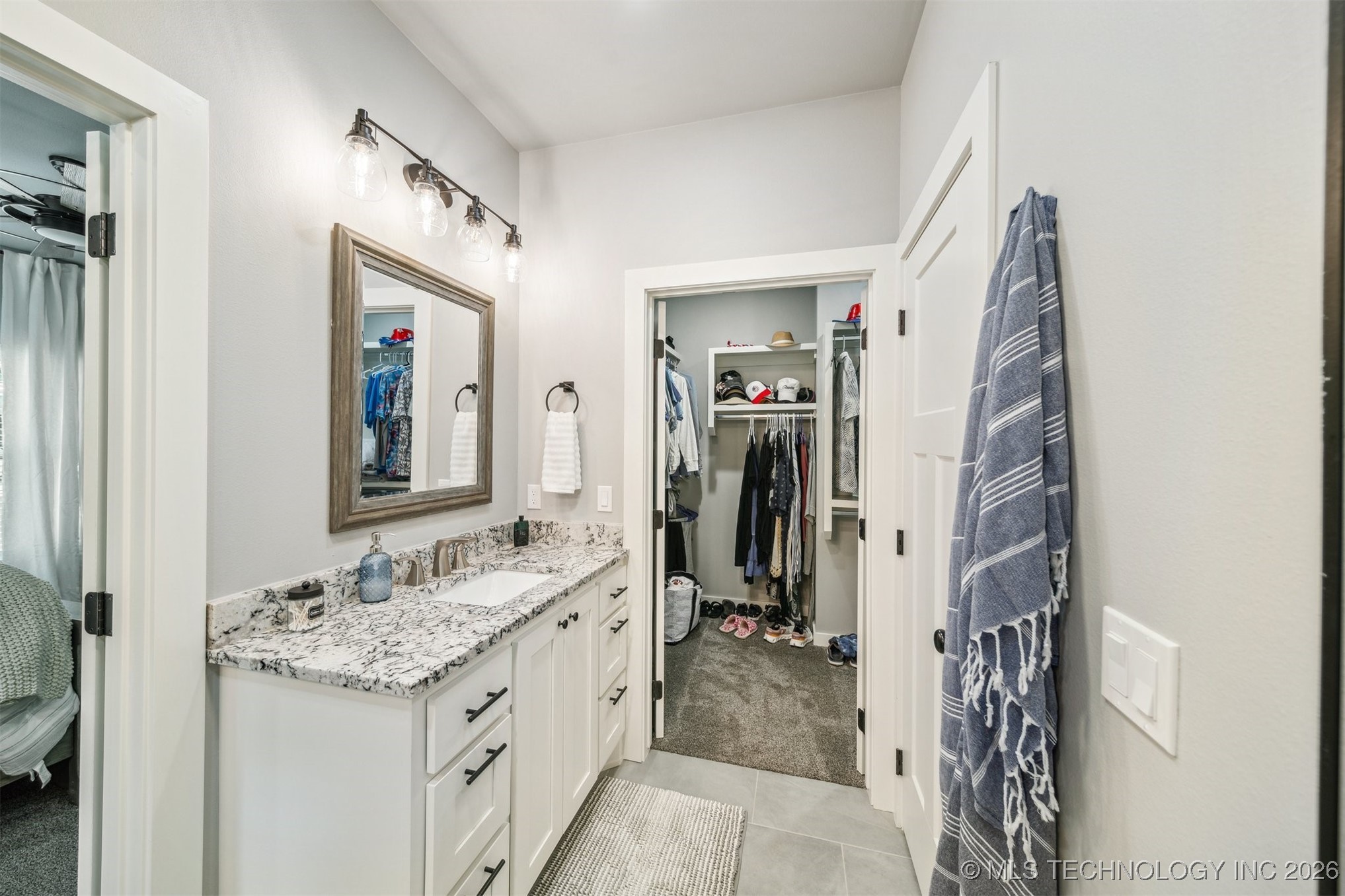 2551293 Property Photo 32