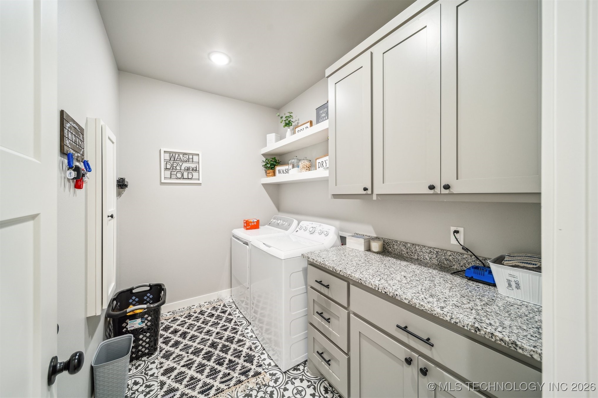 2551293 Property Photo 35