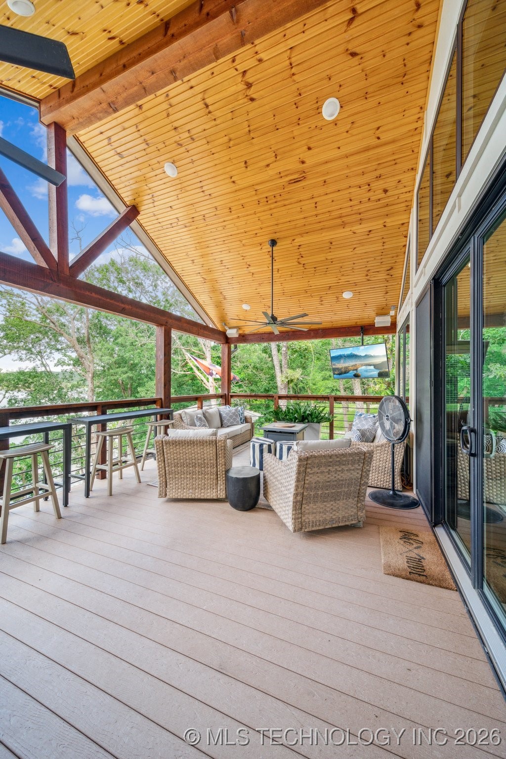 2551293 Property Photo 42