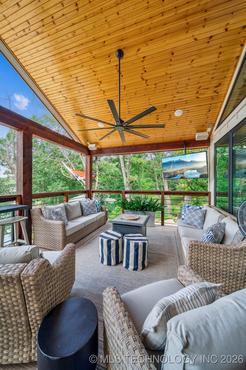 2551293 Property Photo 43