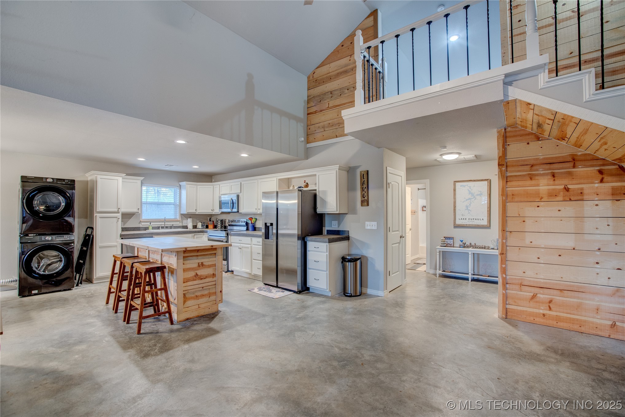 555 Williams Drive Property Photo 6