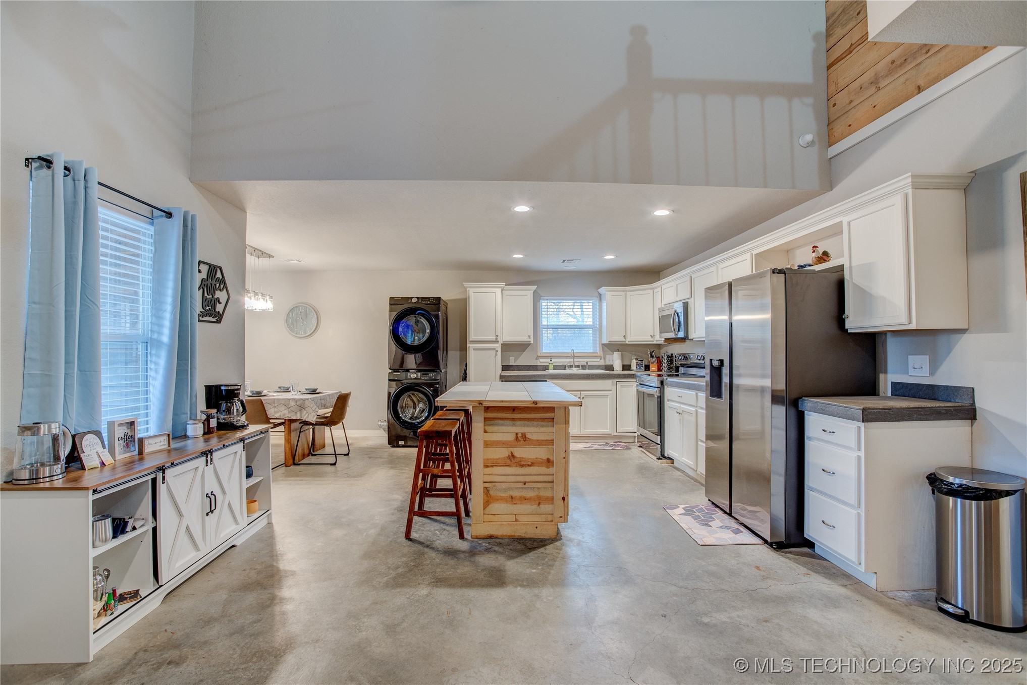 555 Williams Drive Property Photo 7