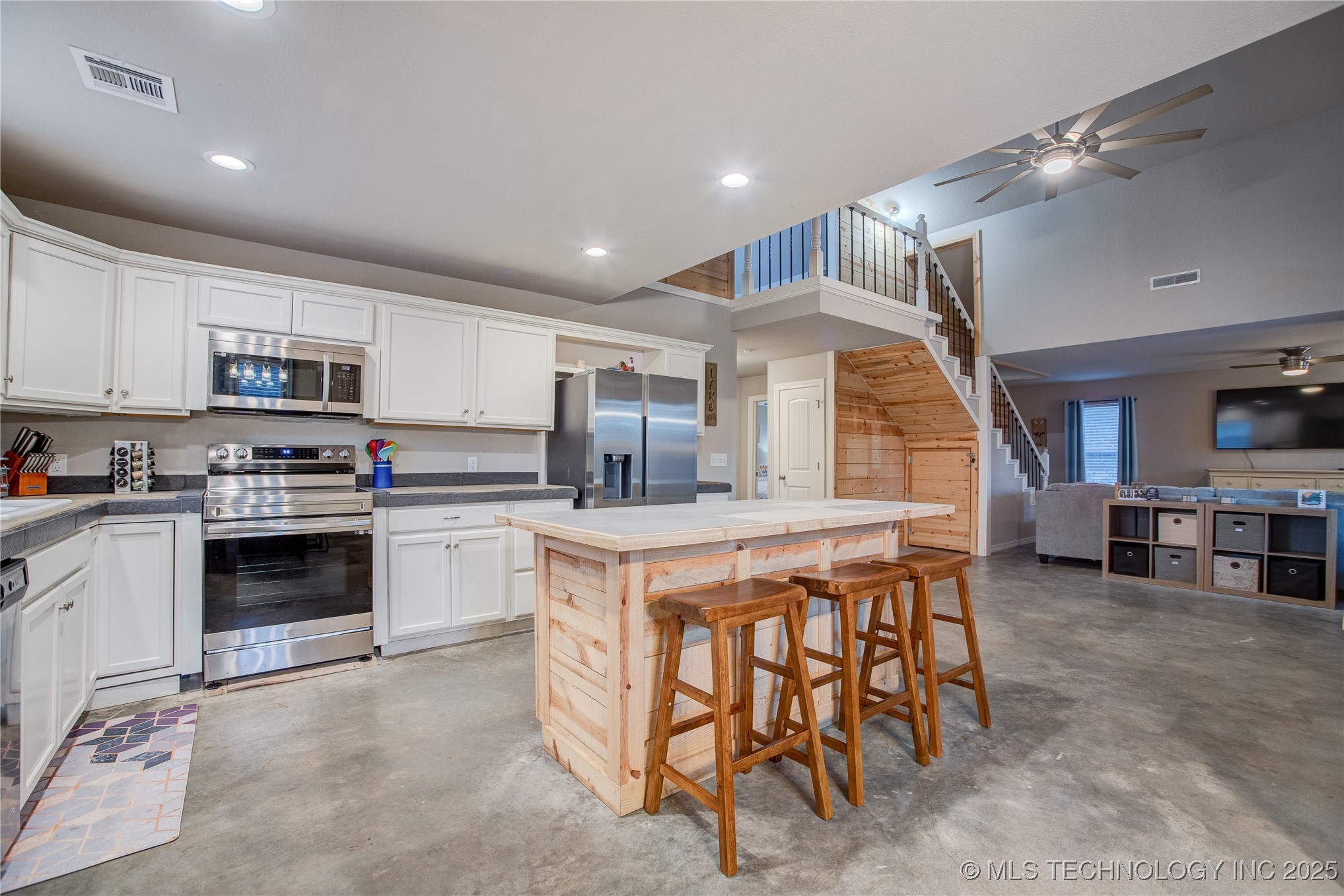 555 Williams Drive Property Photo 10