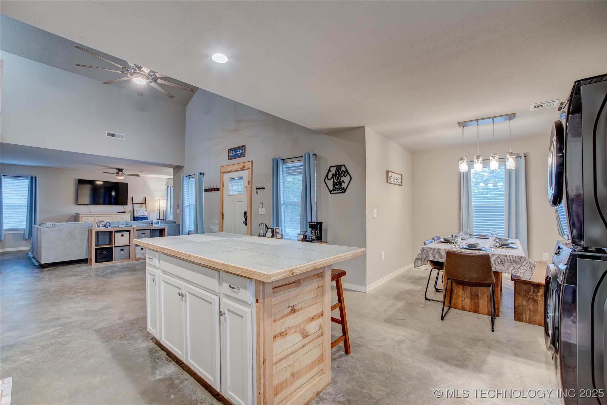 555 Williams Drive Property Photo 15