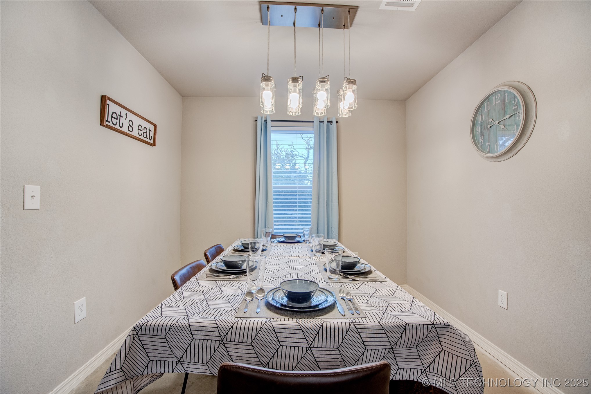 555 Williams Drive Property Photo 17