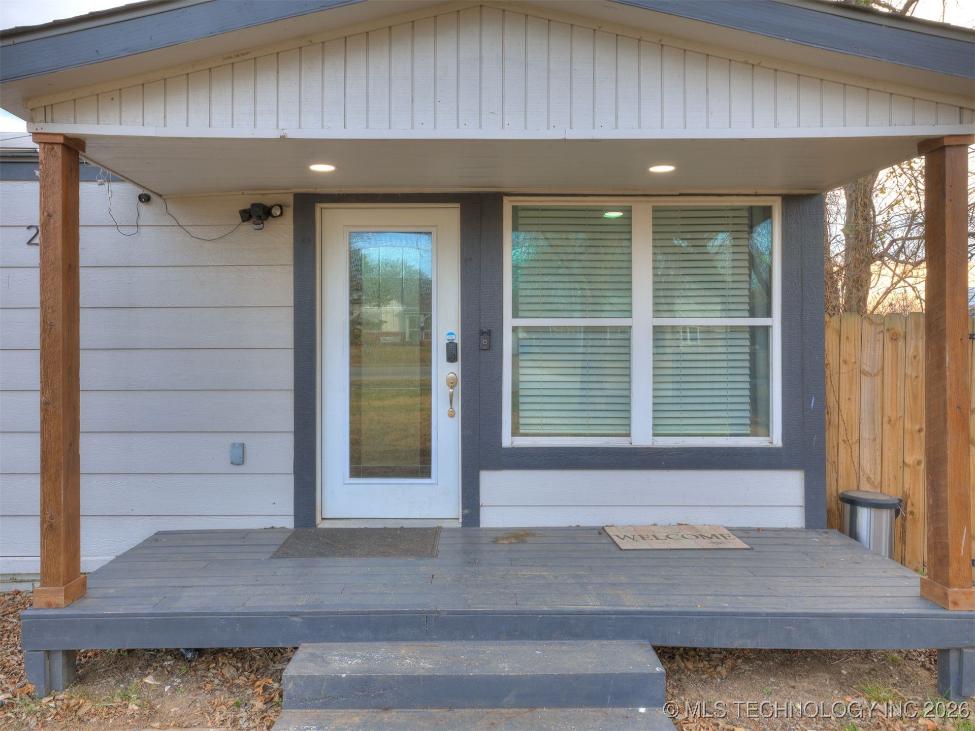 228 E Mohawk Boulevard Property Photo 2